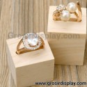 Display Tempat Dudukan Cincin Kayu Satuan Kotak