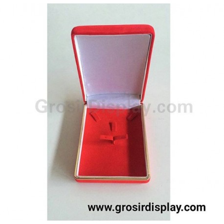 Kotak Tempat Perhiasan Persegi Merah List Gold Bludru Perlengkapan Seserahan Pajangan Toko Perhiasan