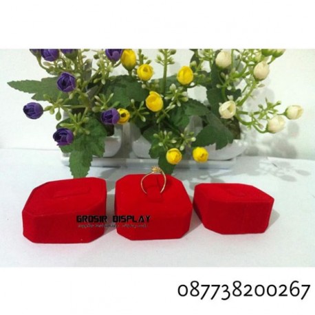Display Cincin Stand Ring Dudukan Jepit 1 Bludru Import Segi 8