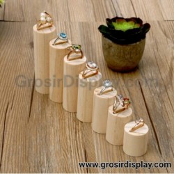 Display Cincin Kayu Tinggi Bulat Pajangan Aksesoris